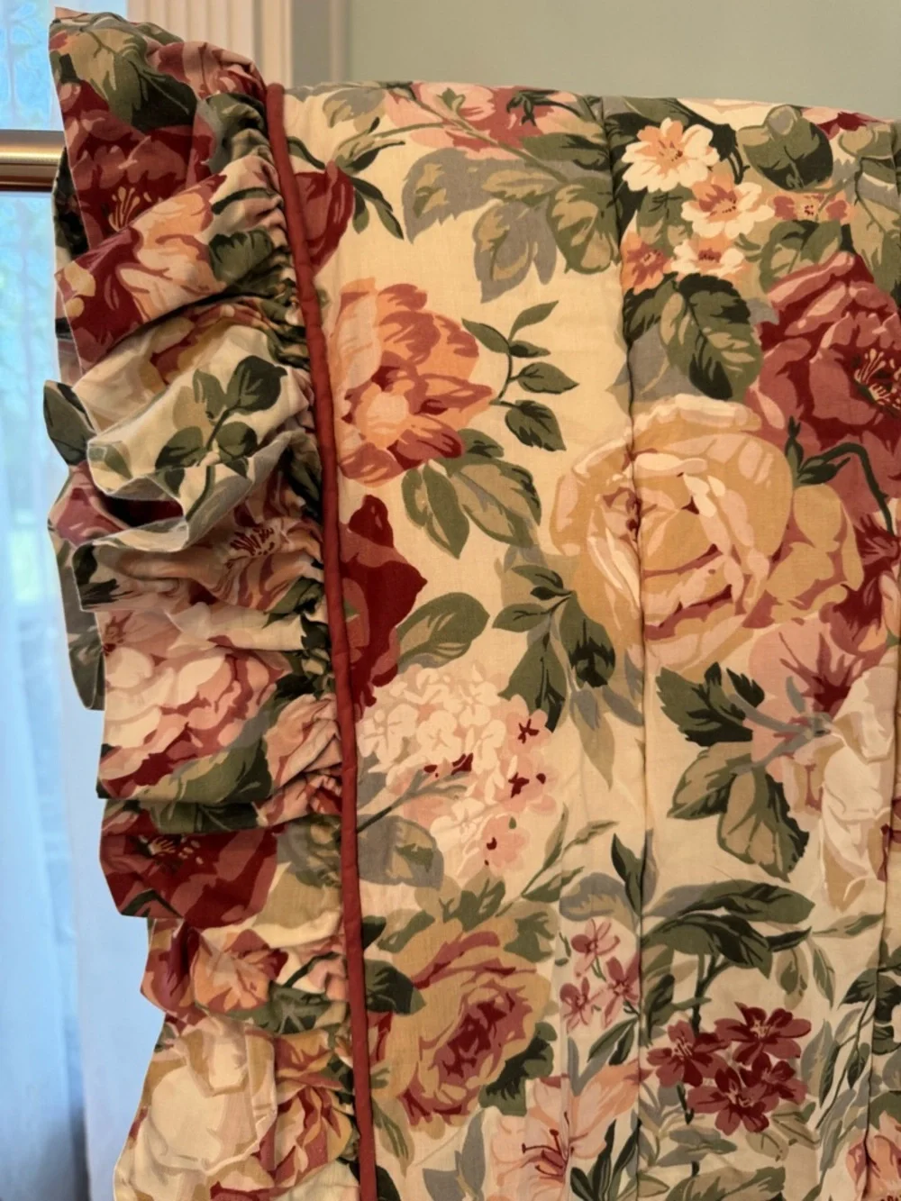 Floral Ruffled medium weight comforter - Cream, Rose & Green